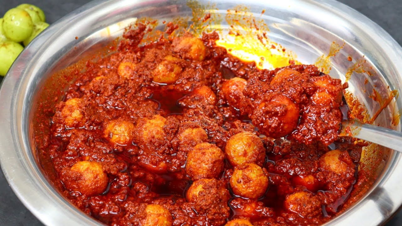 ఏడాది పైన నిలవ ఉండే ఉసిరి ఆవకాయ ఈ కొలతలతో  ఎవ్వరైనా సులభంగా చేసుకోవచ్చు|Usiri Avakaya In Telugu