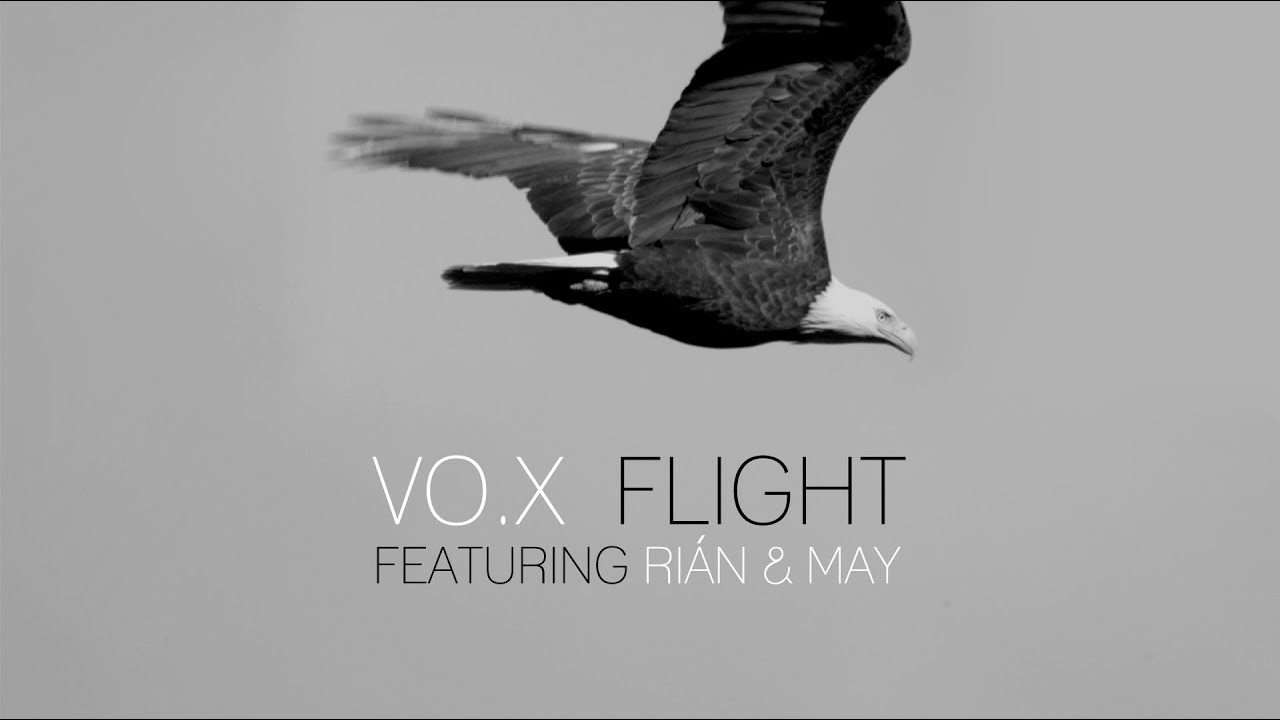 May flight. женщина в самолете. May flight. сингапур аирлинес. 290 freeflight.