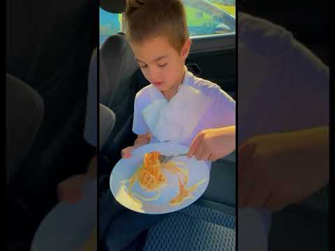 خلودة طبخ سباكيتي بالسيارة على طريقة المجانين Shorts Food Funny 