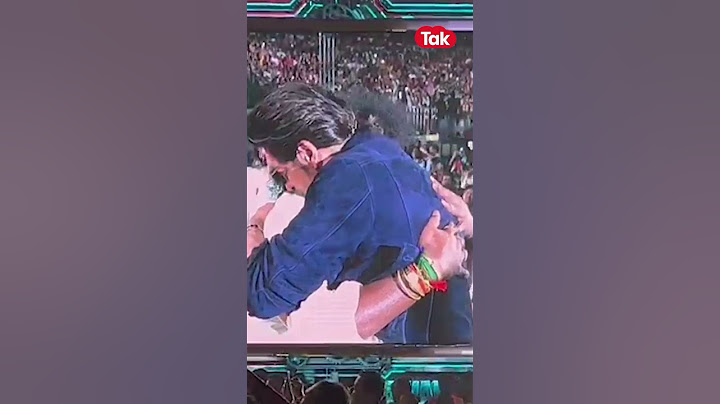 Shah Rukh Khan hugs Yogi babu at Jawan Pre Release event | Chennai | Atlee | Jawan | #srk #yogibabu