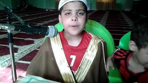 يوسف عثمان العبيدو يتلو سورة النازعات وياسر يستمع