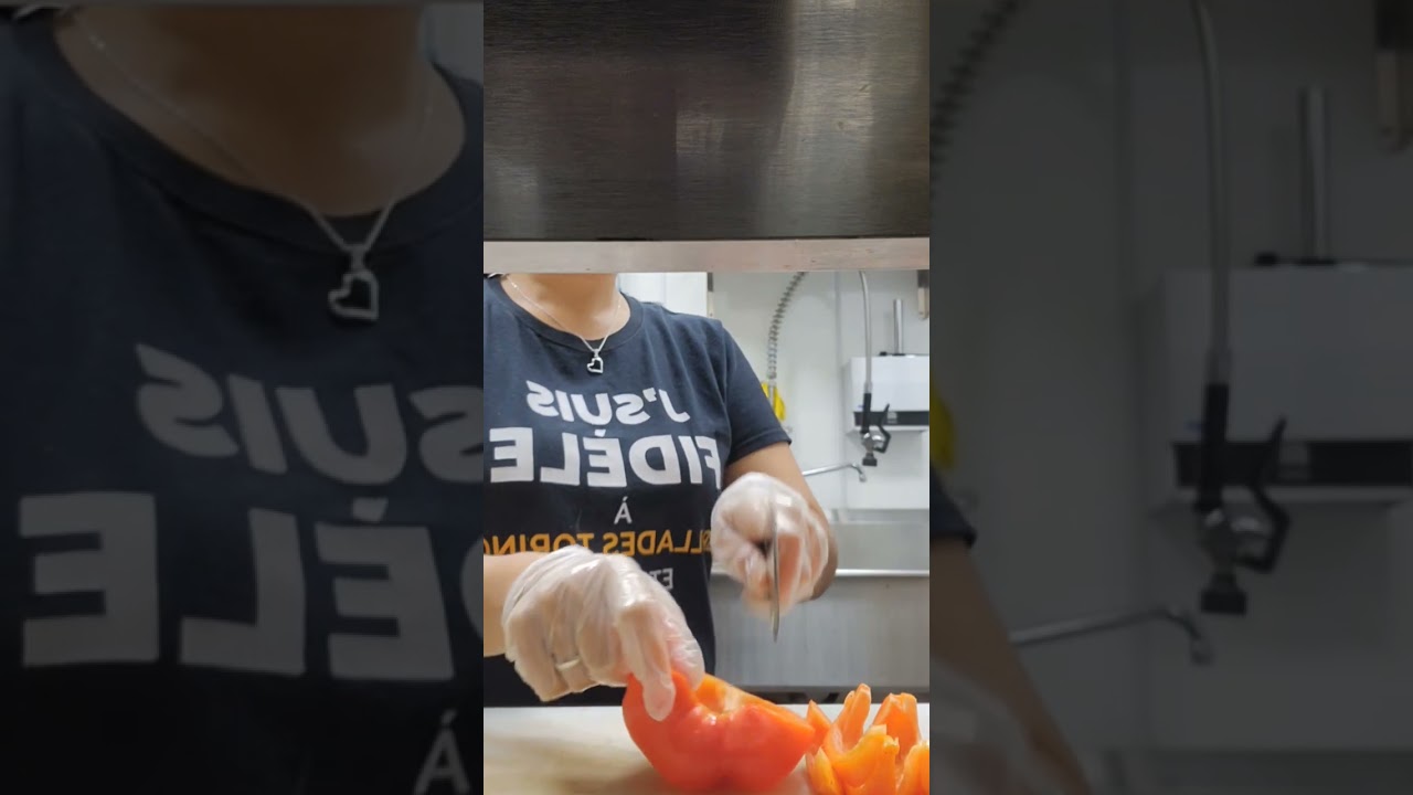 #CuttingBellpepper