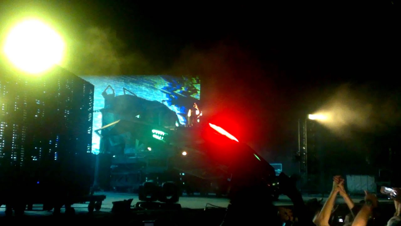 Skrillex - All Is fair in Love in Brostep Live @ Cricket Wireless 2014