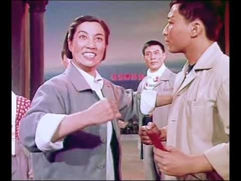 李丽芳演唱的京剧《海港》选段：《毛泽东思想东风传送》