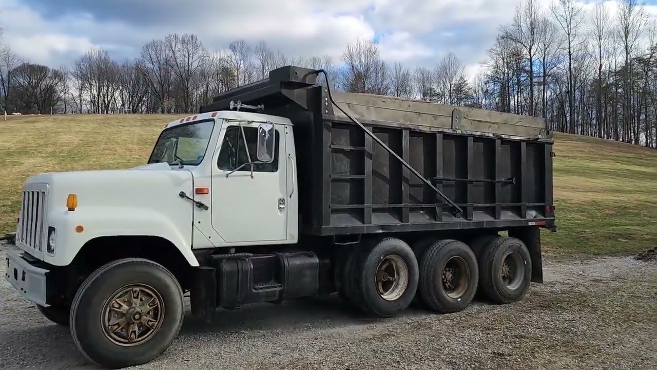 1992 INTERNATIONAL 2000 TRI AXLE DUMP TRUCK For Sale