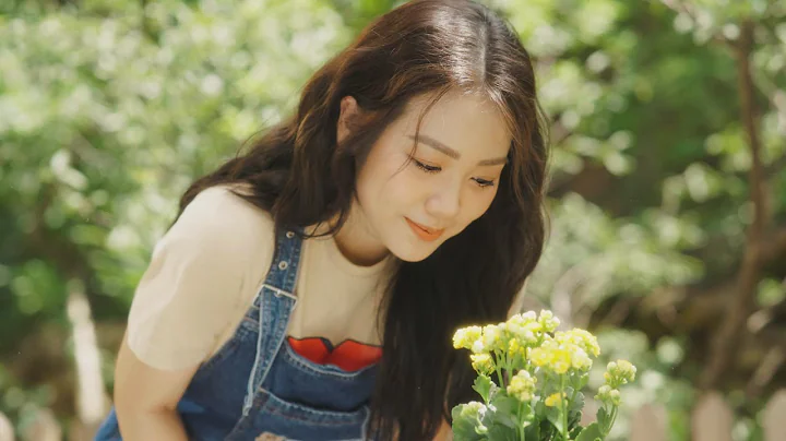 Hannah Hoang - Em Ch Mun (Official Music Video)