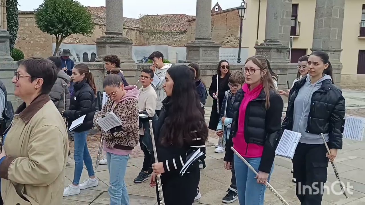Tradicional Ensayo de la banda de Música de Zamora en la plaza de la Catedral