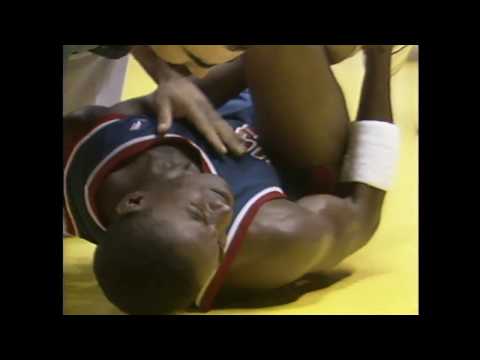 Isiah Thomas Scores 25 in Quarter on Injured Ankle | 30th Anniversary