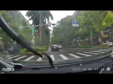 【馬路三寶】千萬藍色公車（檢舉成功）