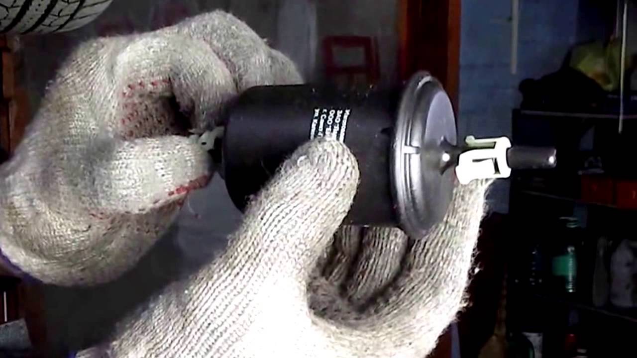 Замена фильтра топлива на Калине - YouTube