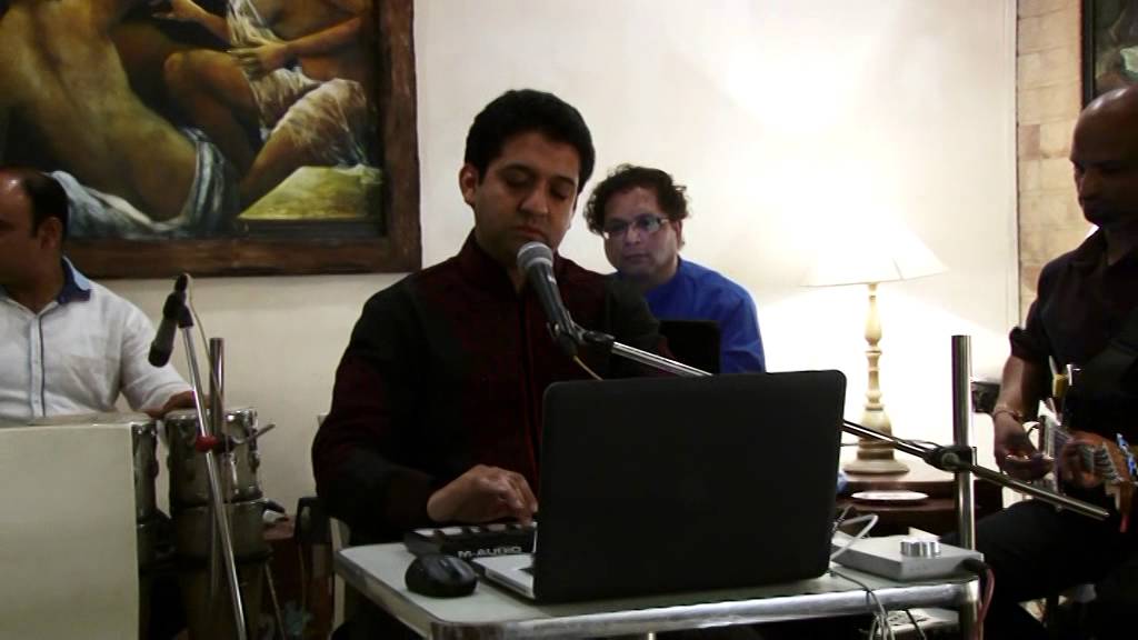 2014-08-23_Jaane kya dhoondhti rehti hain ye aankhen mujh mein_Sanjeev R.