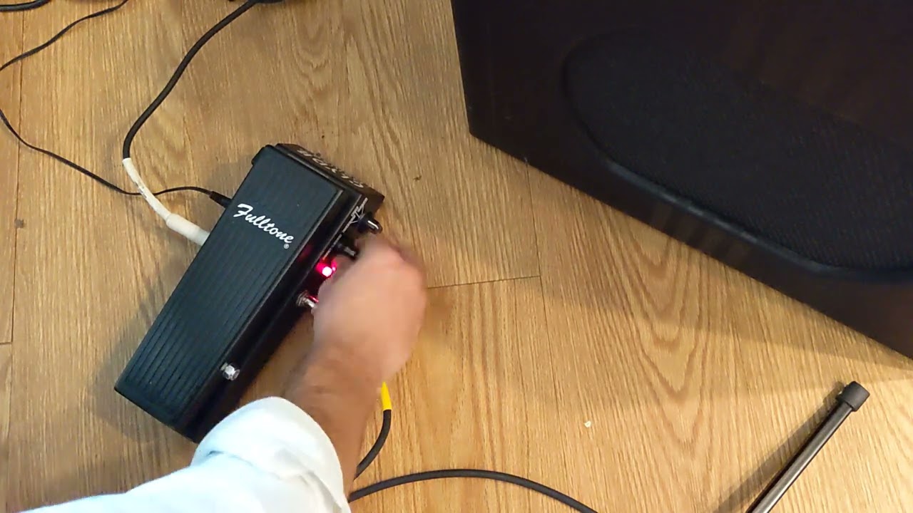 fulltone Clyde deluxe wah pedal test
