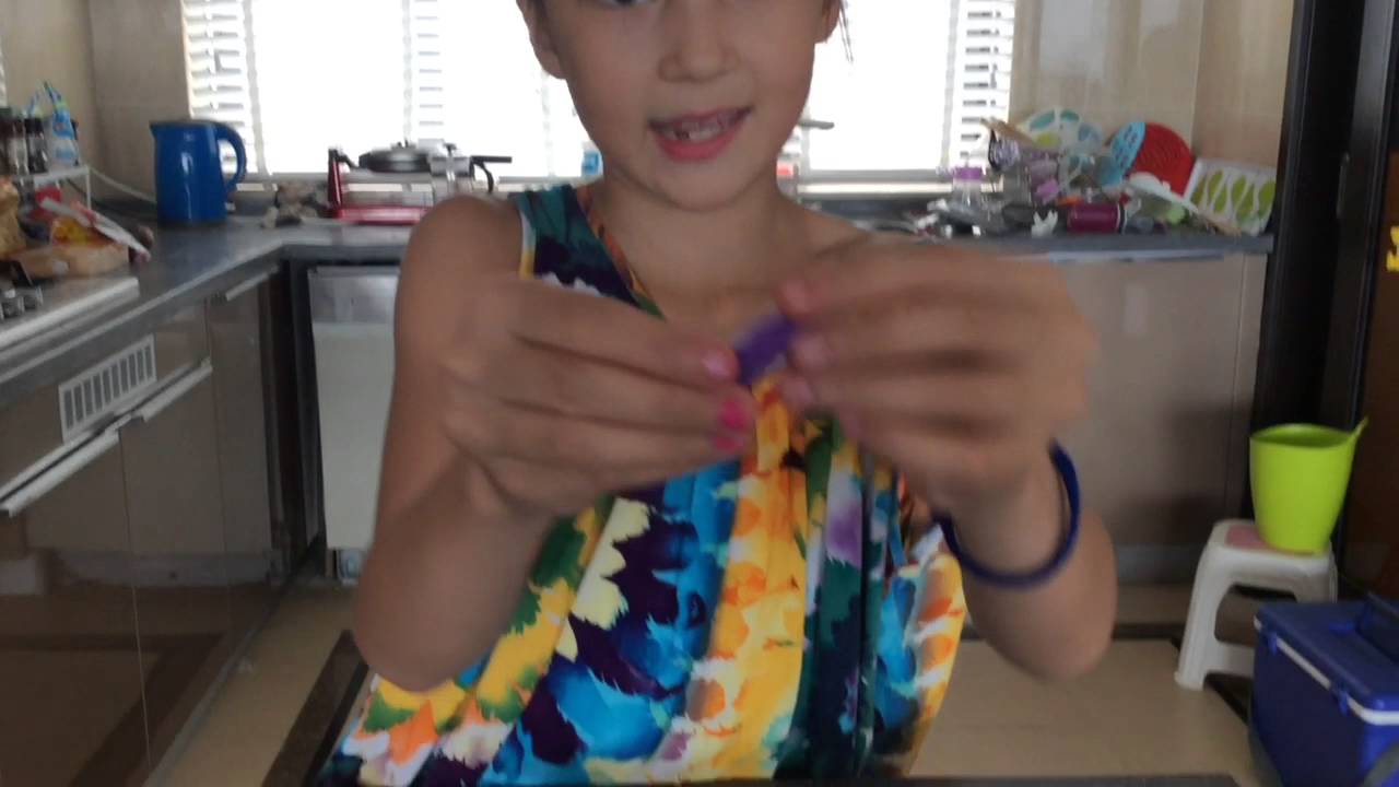 Needle felt a cartoon cat