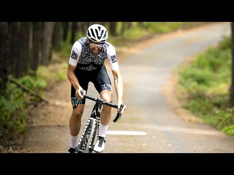 Video: Ang Everesting record ni Alberto Contador ay binasag ng isang baguhan