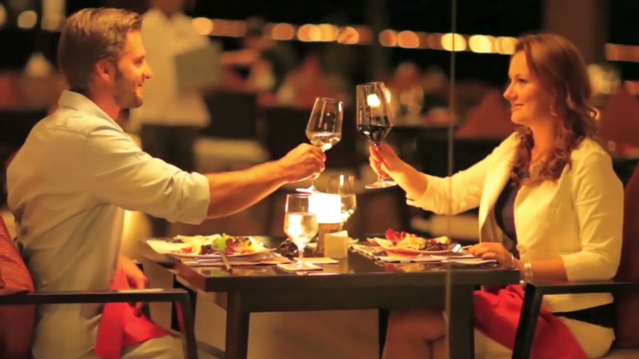 Upgrade Your Dining Experience 🍽️ | Epic Travel Empire