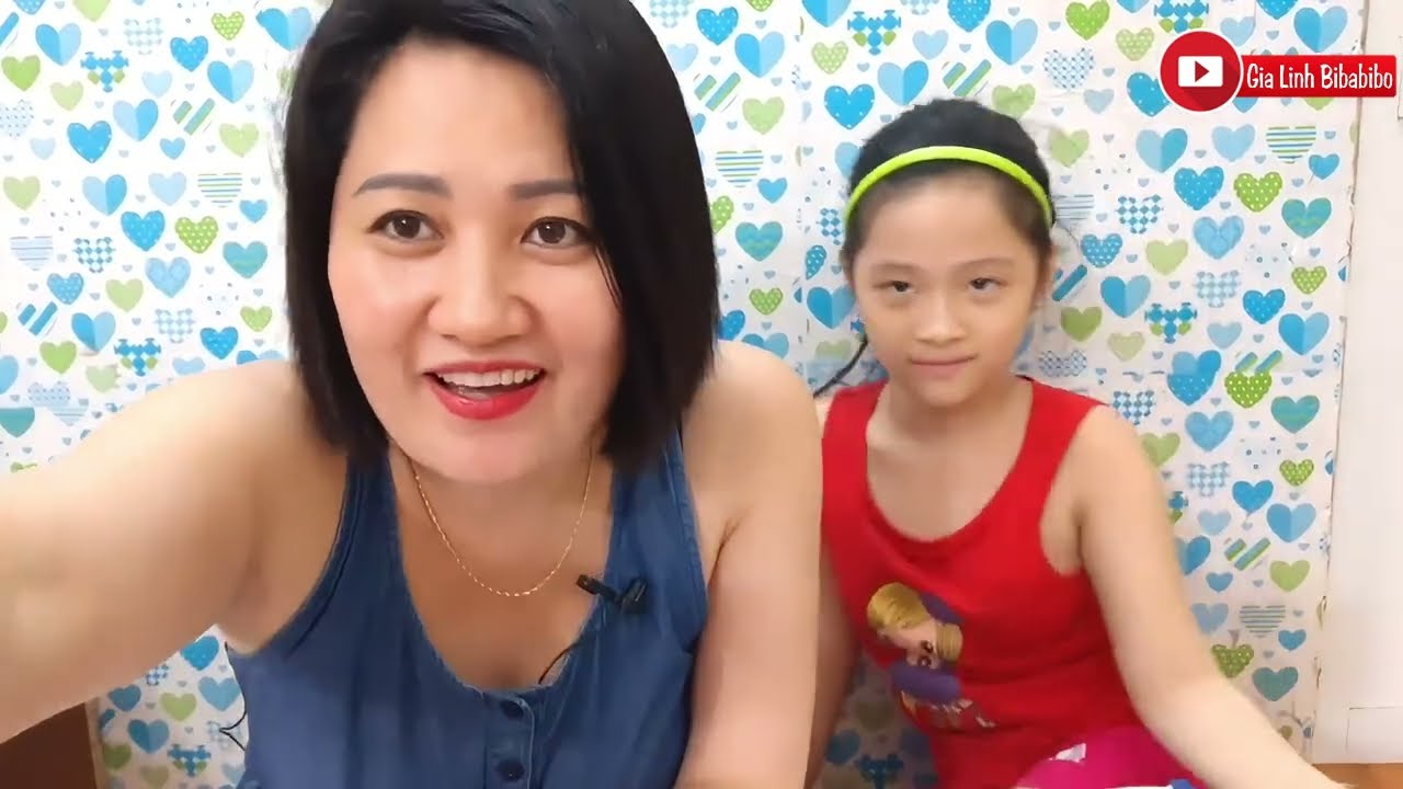 Chị Silent Sea giúp Gia Linh học Toán bằng cách học cùng và thi giải Toán cùng Gia Linh