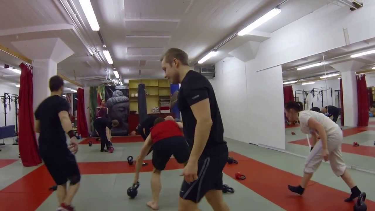 Warmup games - Topple the KB helsinki hotels