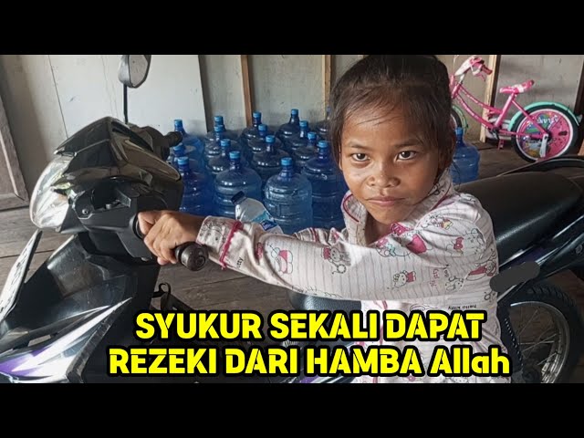 SYUKUR SEKALI DAPAT REZEKI,DARI ABANG DAN KAKAK DI SINGAPORE 🙏 SEKELUARGA BAHAGIA 🙏🙏 class=