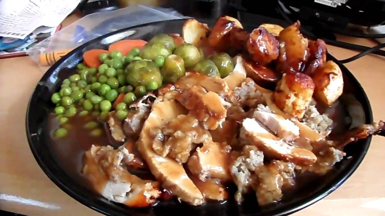Christmas day dinner for a bachelor 2010 - YouTube