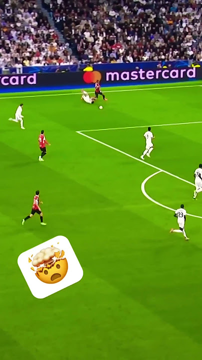 🎥⚽ Leão that’s naughty 🥵 #shorts #football