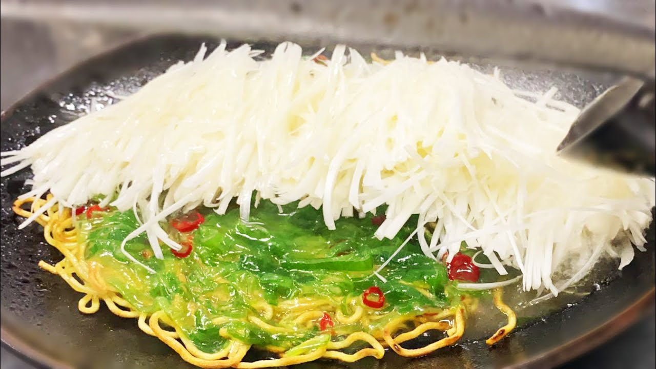 ねぎ焼きそば　 soft leek with fried noodles.