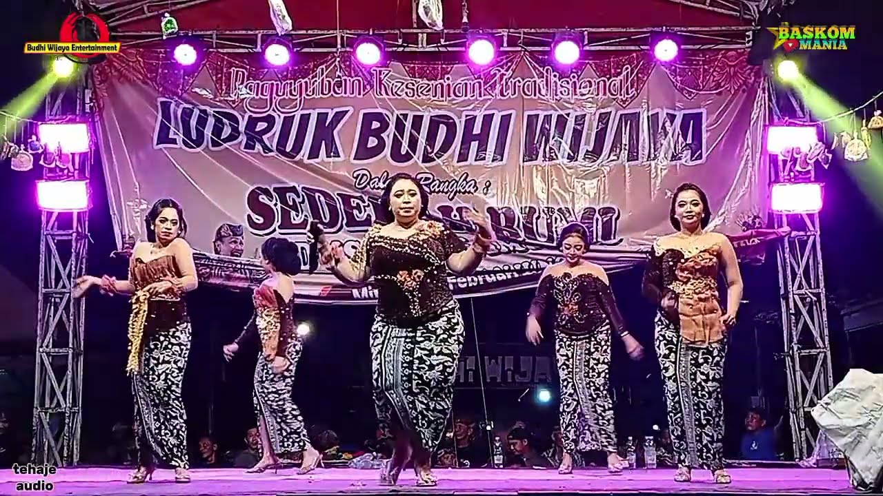 Camporsari ludruk budhi wijaya pentas