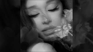 Ariana Grande - kiss me (Sped up + Nightcore)