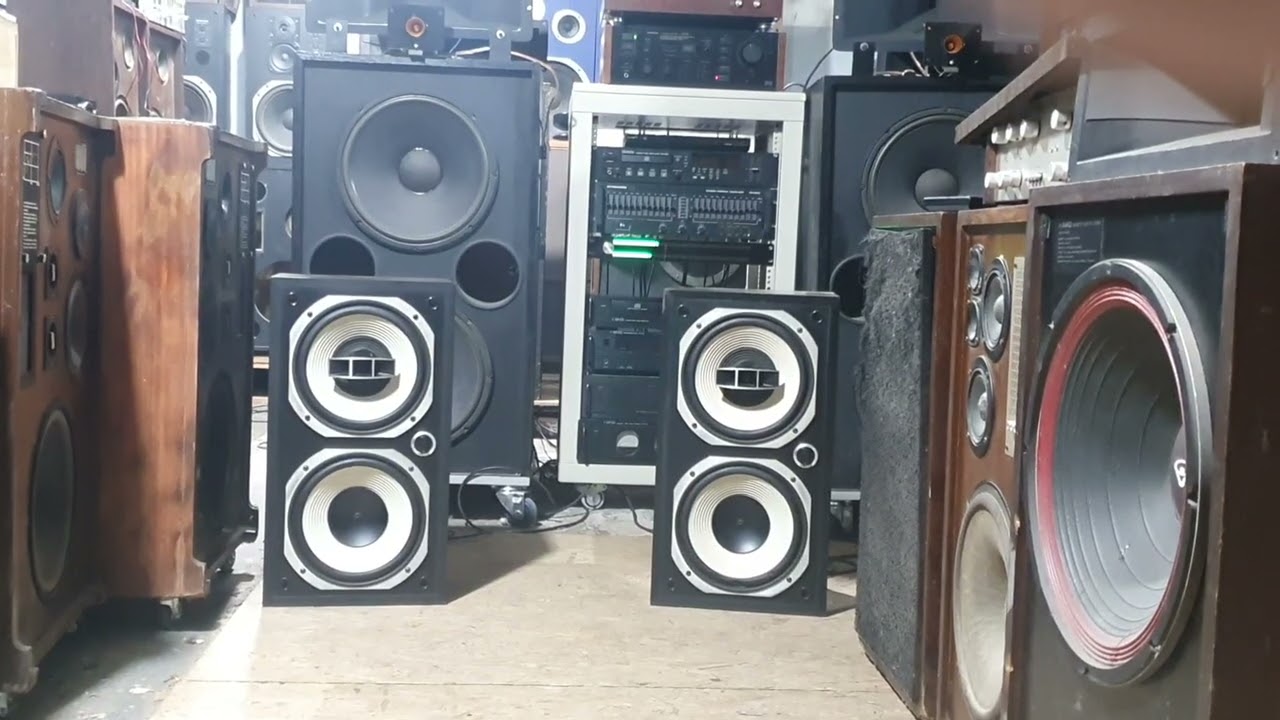 TRIO KENWOOD LS 77 SPEAKERS & PIONEER A 120D , MUSIC : FOX THE FOX
