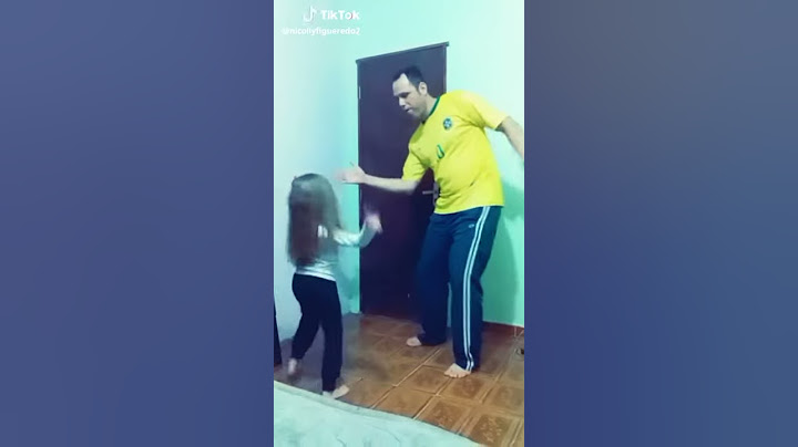 Pai e filha se divertem....maravilha