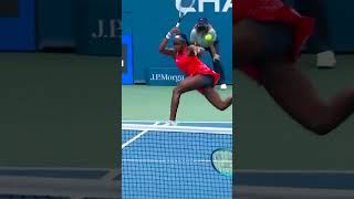 HOW did Gauff win this point! 😱