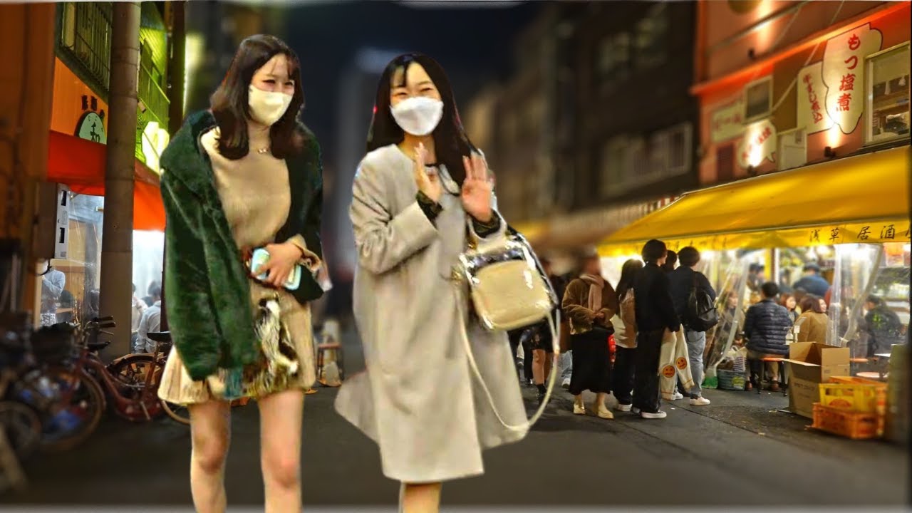 ⁣Tokyo's Nightlife In Backstreet of its Real Gem