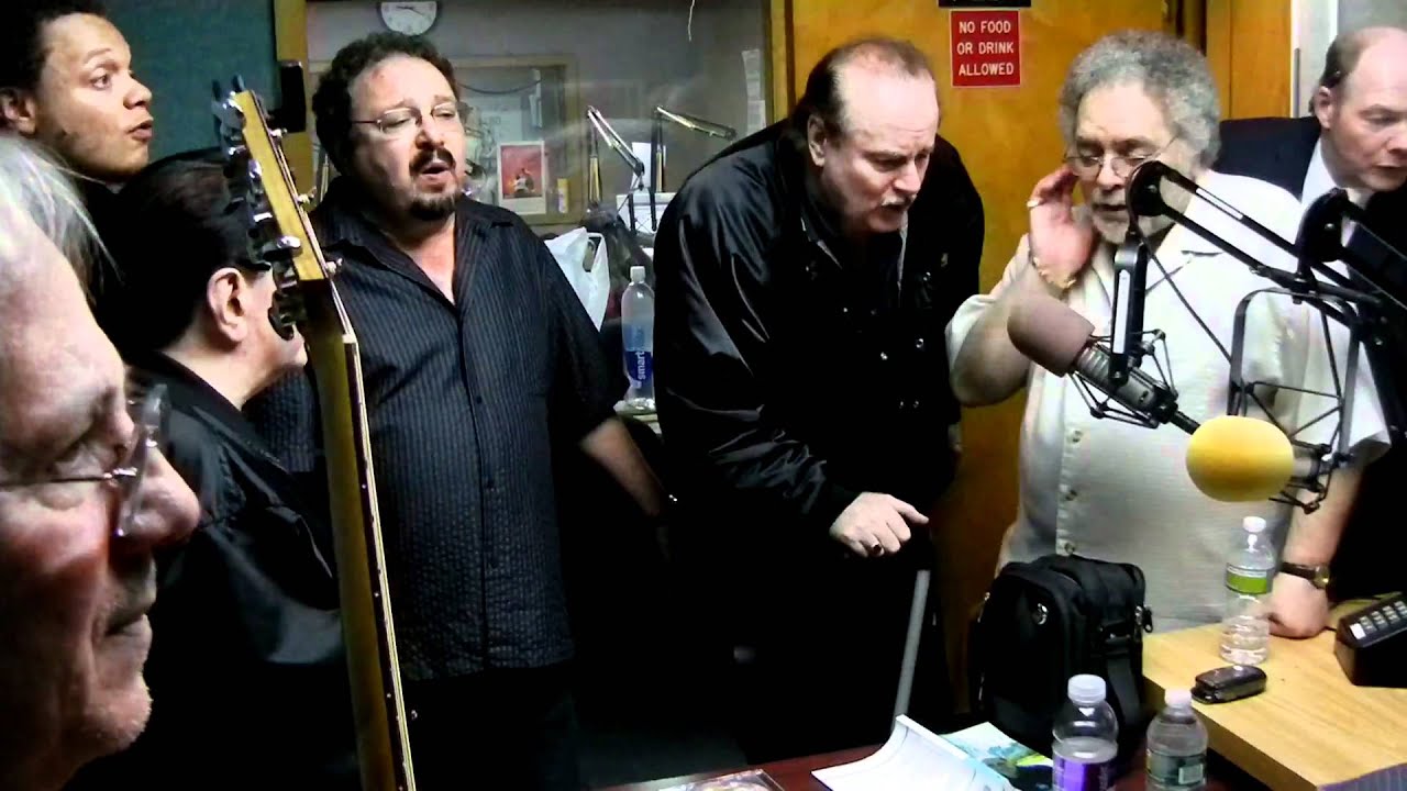 LARRY CHANCE & THE EARLS   LOOKIN FOR MY BABY  STREETS OF THE BRONX  LIVE ON WPAT RADIO TEDDY SMITH BOB OBRIEN SHOW 4 28 11  JPETRECCA VIDEO 2