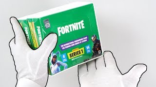 Unboxing 100x Fortnite Battle Royale Trading Card Boosters...