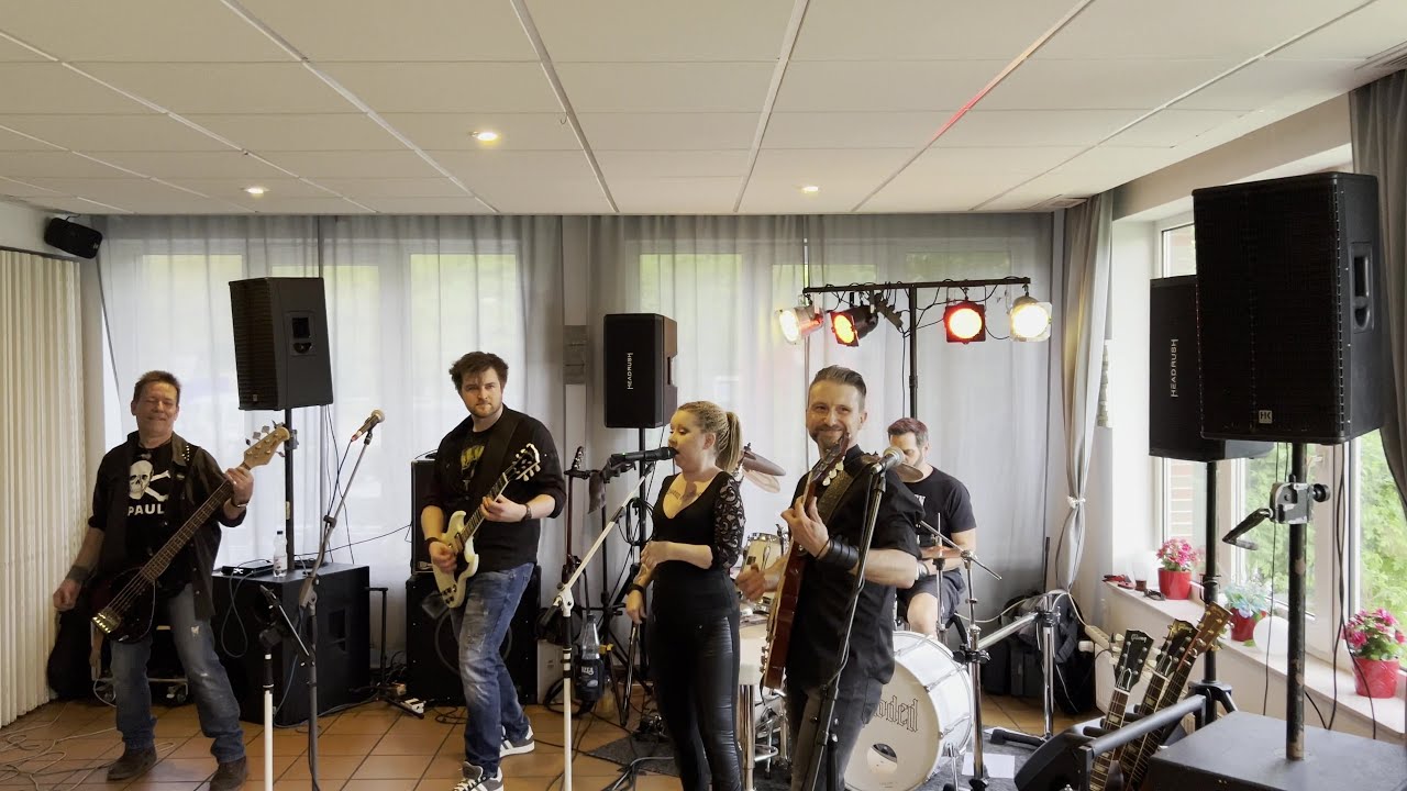 HOTBLOODED - LIVE AT KAMINZIMMER HEMMINGEN 2024