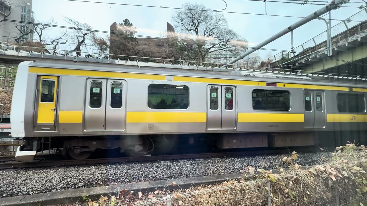 中央線グリーン車　東京　新宿間進行方向左側車窓