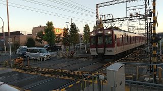 近鉄1252系VE58+1233系VE44編成の普通京都行きと近鉄22000系の特急奈良行き 寺田駅