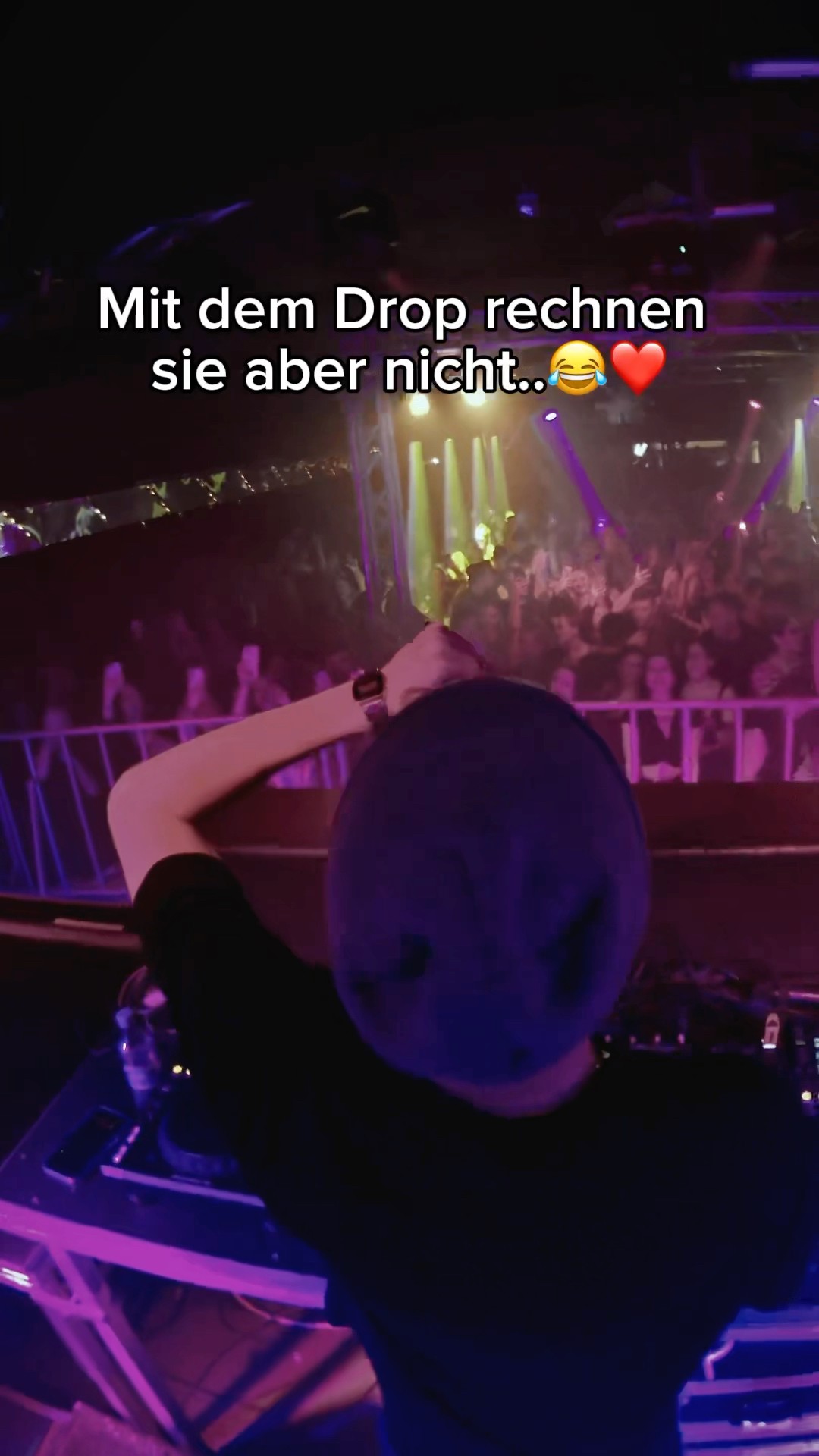 WER KENNT‘S NOCH..??? #bass #remix #lustig #simsalagrimm #shortvideo #fypage #fy #music #techno