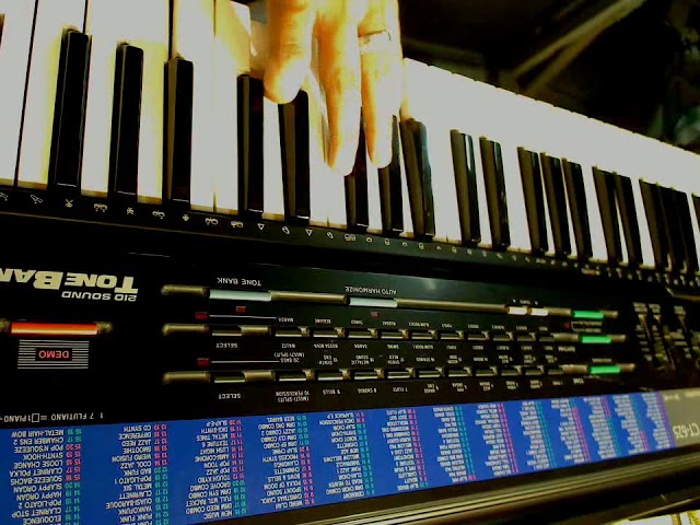 CASIO CT-625 (sound demonstration) HiQ sound and playing - YouTube