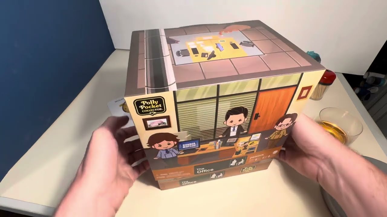 Opening Polly Pocket “The Office” Compact Playset - YouTube