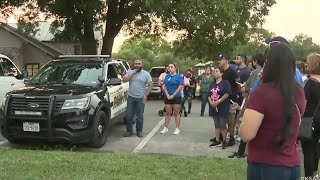 Community prayer held for hospitalized San Antonio Park Police officer with COVID-19