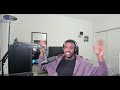 رياض ي هدي أخاه ميرون باقة زهور