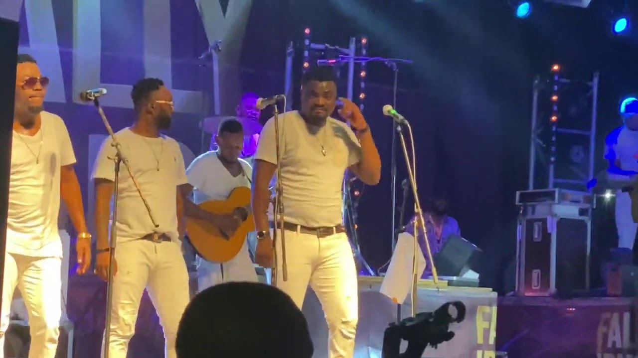 FALLY IPUPA CONCERT CAMEROUN (DOUALA) SUCCÈS FOU LES IMAGES EXCLUSIVES PROCHAIN ÉTAPE YAOUNDÉ