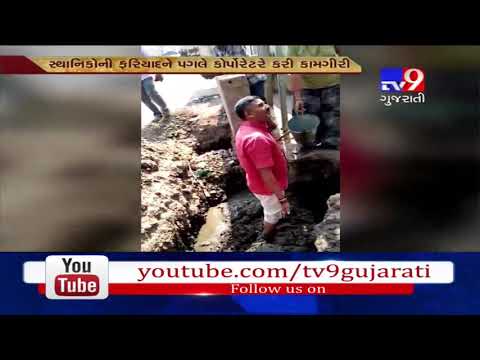 On cam : BJP corporator cleans drainage in Vadodara- Tv9