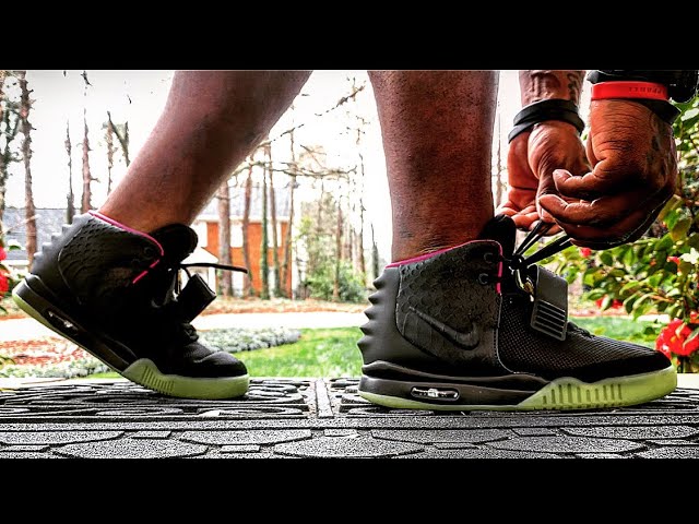 Nike Air Yeezy 2 NRG Solar Red Detailed Review (Kanye West Yeezy Boost) 