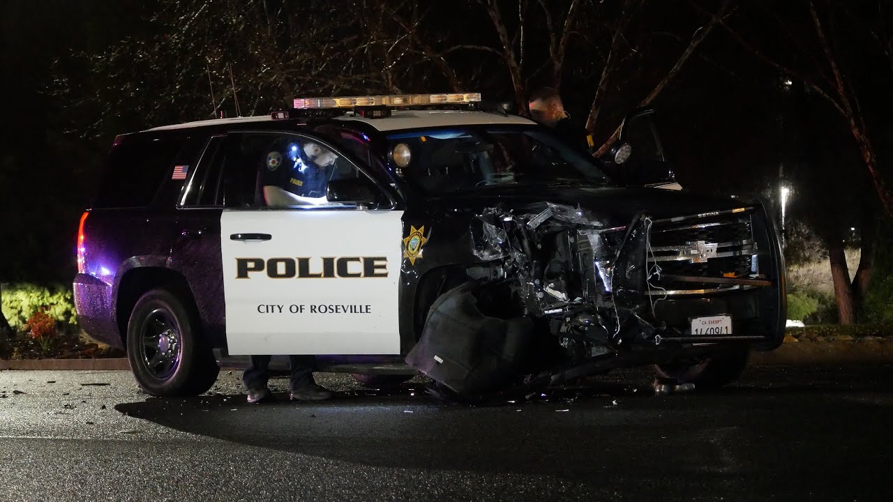 Roseville Police Officer Injured in Crash - YouTube