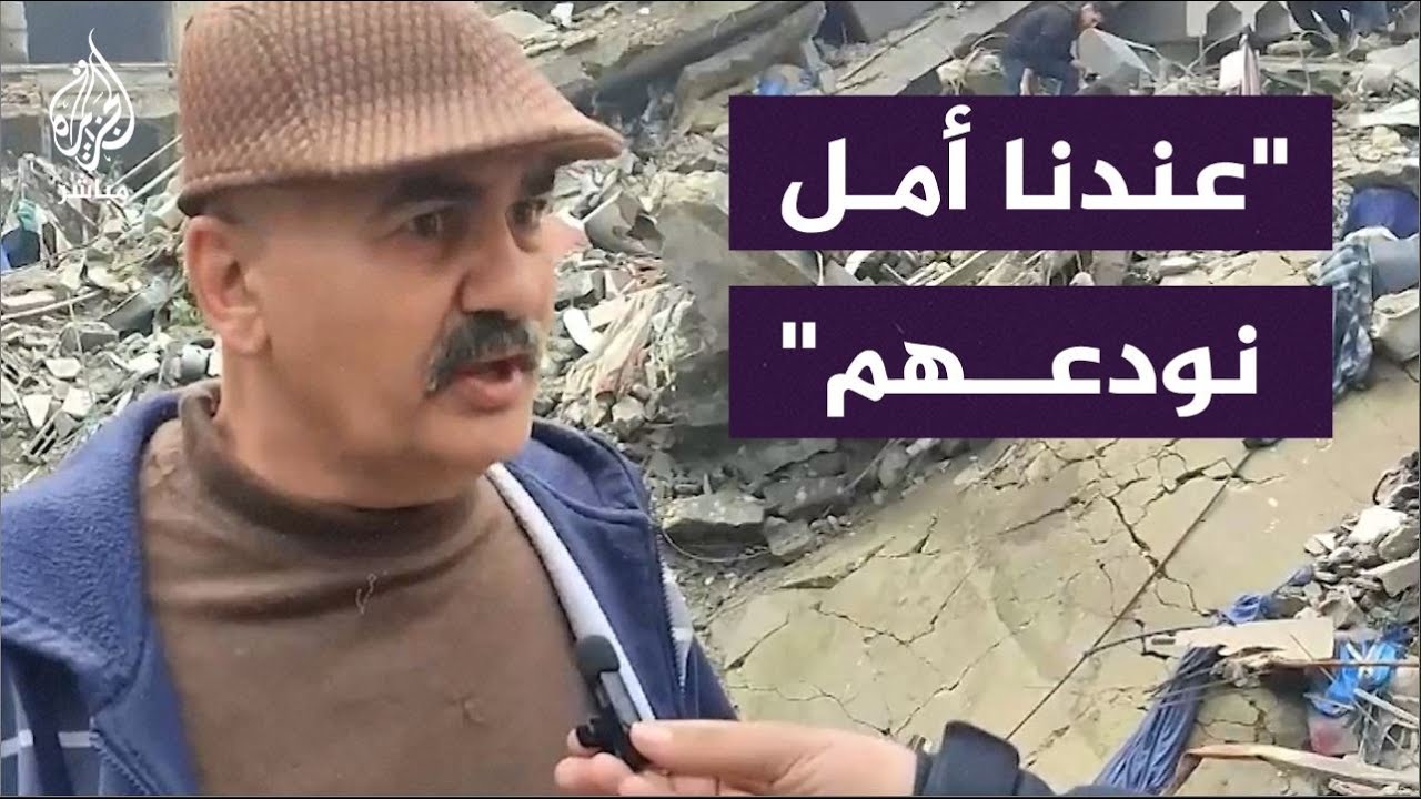 "عندنا أمل نودعهم".. أهالي يبحثون عن جثـ.ـامين الشهداء تحت الأنقاض بمعدات بسيطة