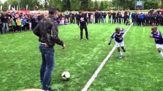 Robin Van Persie trolling kids