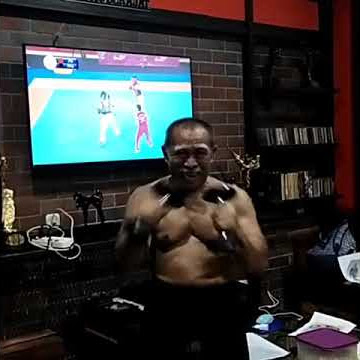 SANG GURU TARUNG DERAJAT - AA BOXER