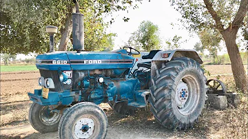 Kolik koní má traktor Ford 6610?