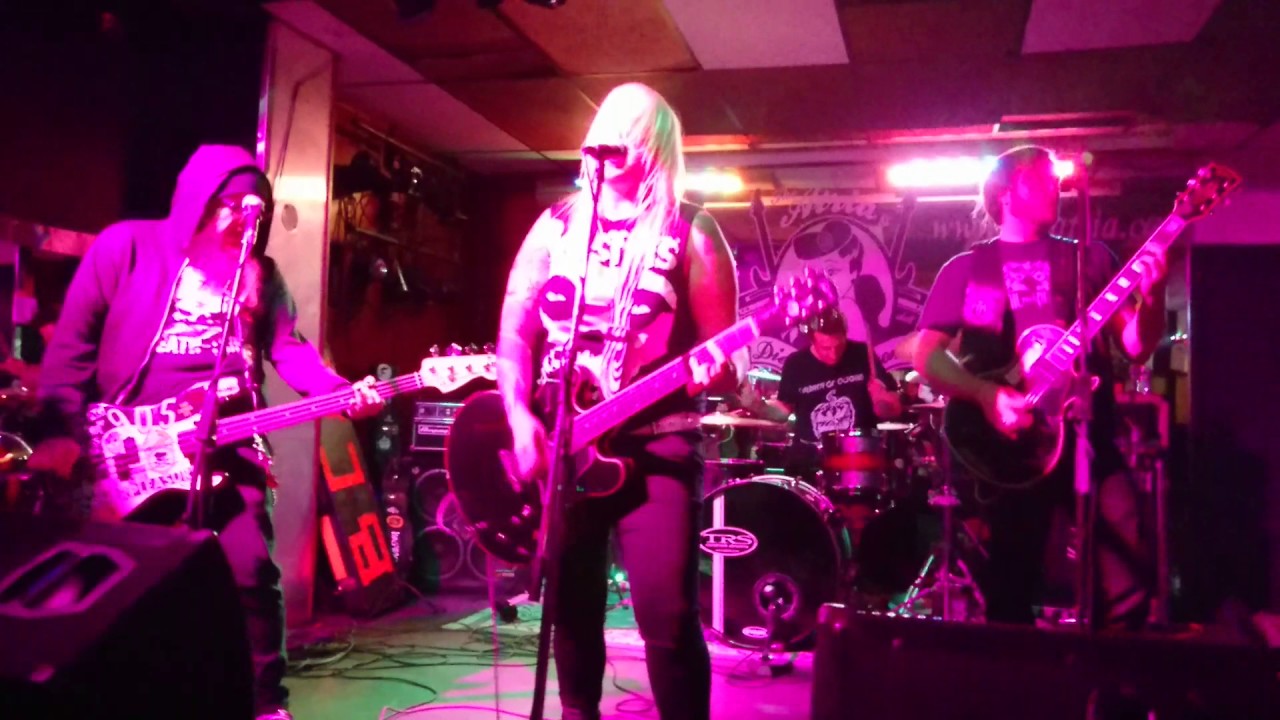 Guarda Black Cat Attack - CD Release Show at The Atria - Feb. 10, 2017 (4 of 4) su YouTube Guarda Black Cat Attack - CD Release Show at The Atria - Feb. 10, 2017 (4 of 4) su YouTube